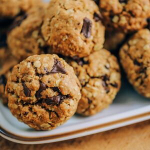 Recept voor vegan havermoutkoekjes met chocolade